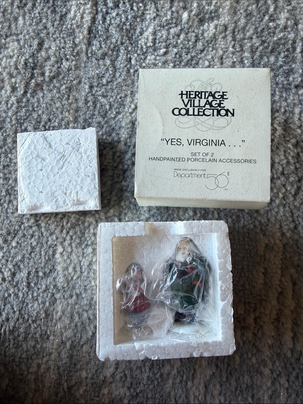 Department 56 Heritage Village "Yes, Virginia..." Figurine Pair - Green & Red